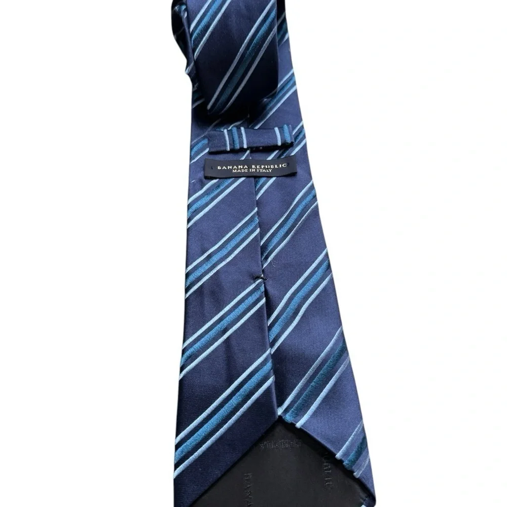 Banana Republic Made in Italy Navy Blue Striped Silk Tie Classic Style